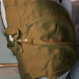 Essence MED Olive Green 100% Pure Wool Green Moss Sweater